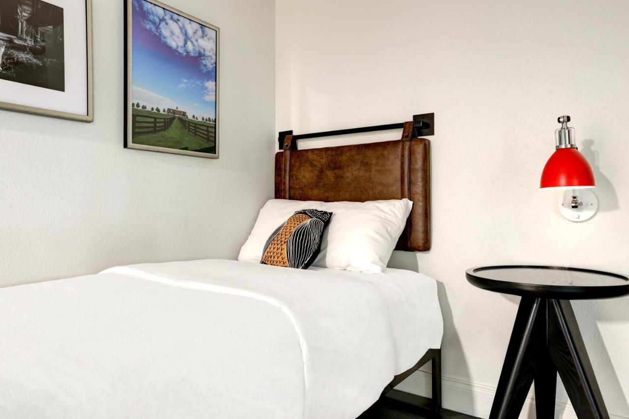 לקסינגטון Elwood Hotel & Suites מראה חיצוני תמונה